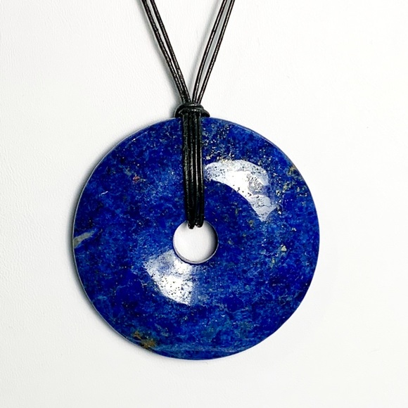 Diva Wear Jewelry - NWT Blue Lapis Pendant on Leather-S/S Clasp